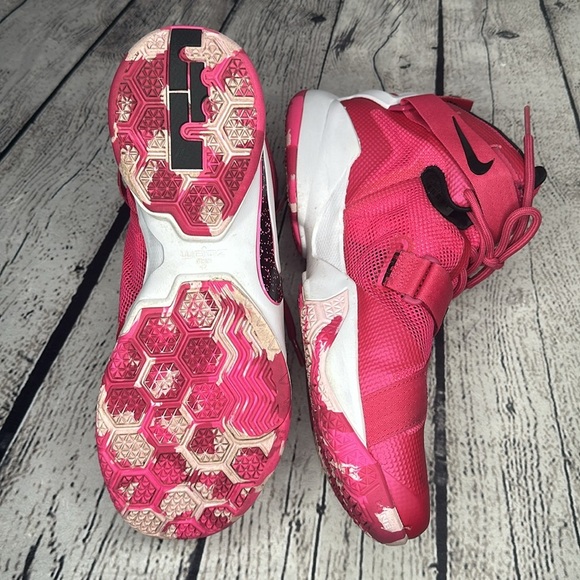 Nike LeBron Zoom Soldier 9 Think Pink Men’s Size 10 1/2 Basketball Sneakers - Picture 10 of 15